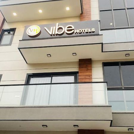 Vibe Hotel Noida Exteriér fotografie