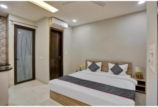 Vibe Hotel Noida Exteriér fotografie